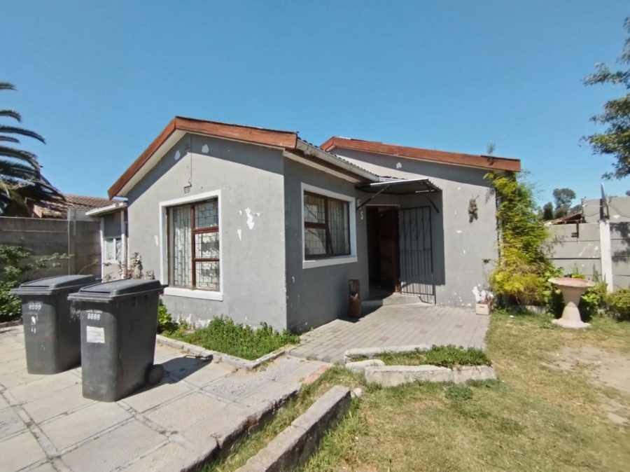 3 Bedroom Property for Sale in Devon Park Western Cape